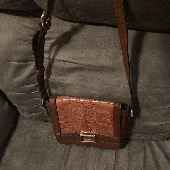 Cute mossimo cross body bag from target. Rarely used. - Picture 4 of 4